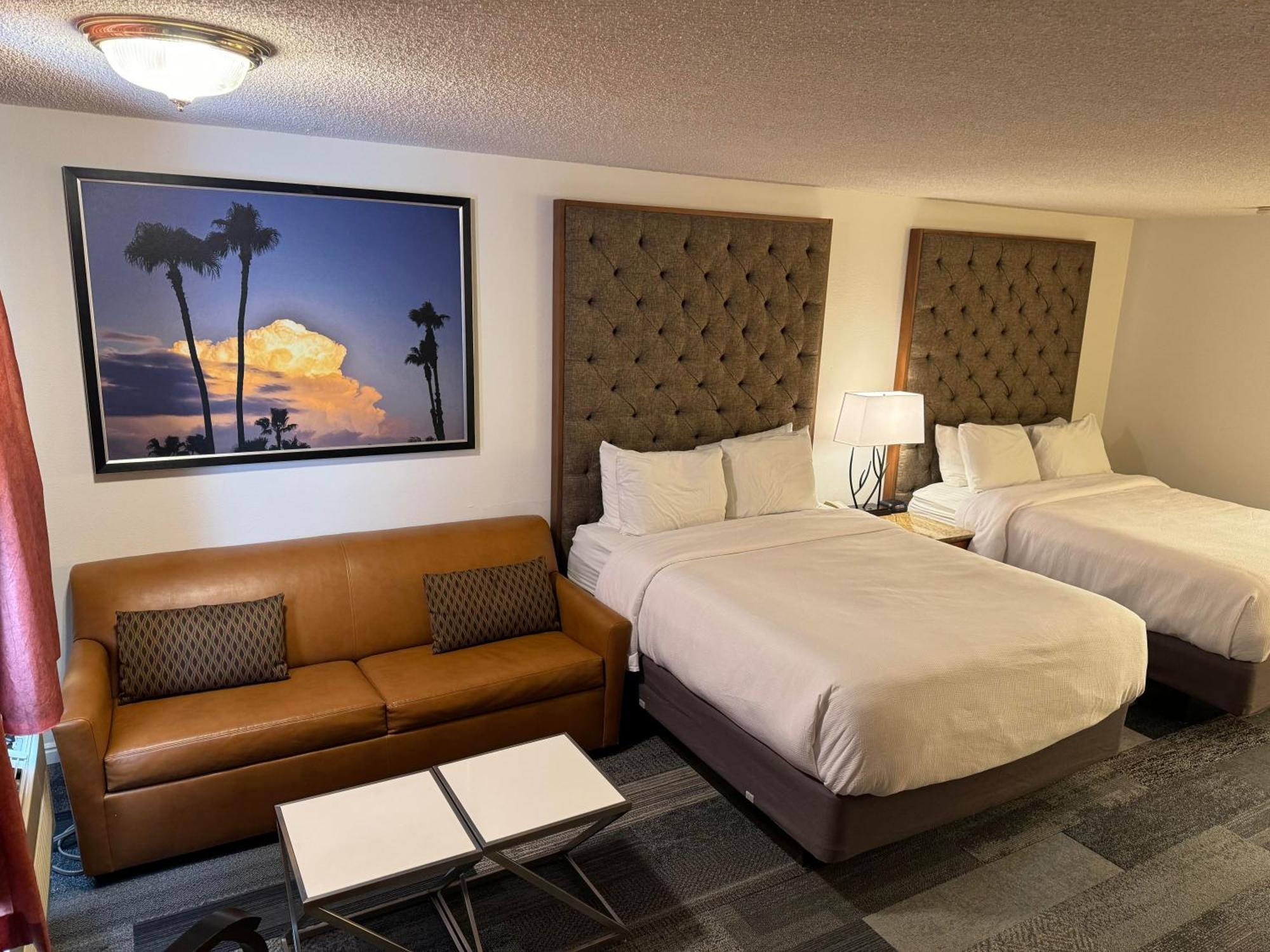 Deluxe Queen Room with Two Queen Beds No Pets - Disability Access,1578395327:JPEG