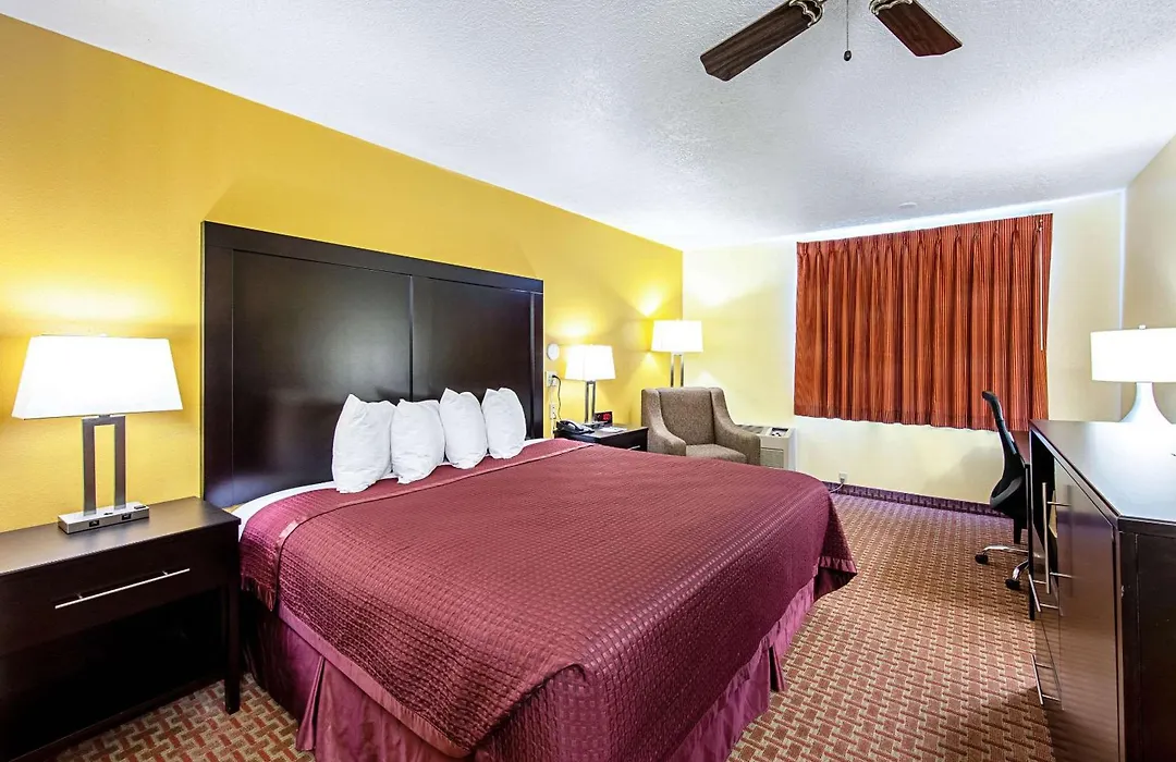 Rodeway Inn & Suites Monticello-1